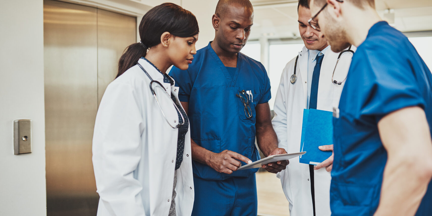 fourDoctorsStandingTablet ss400845949 uai